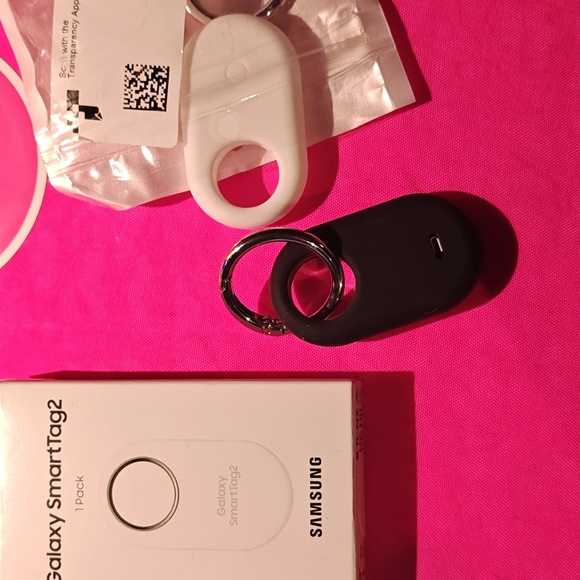 Smart Tag 2 New In Box With New Cases And Rings - Picture 4 of 4